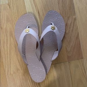 Tory Burch Thora sandal. Was given wrong size.